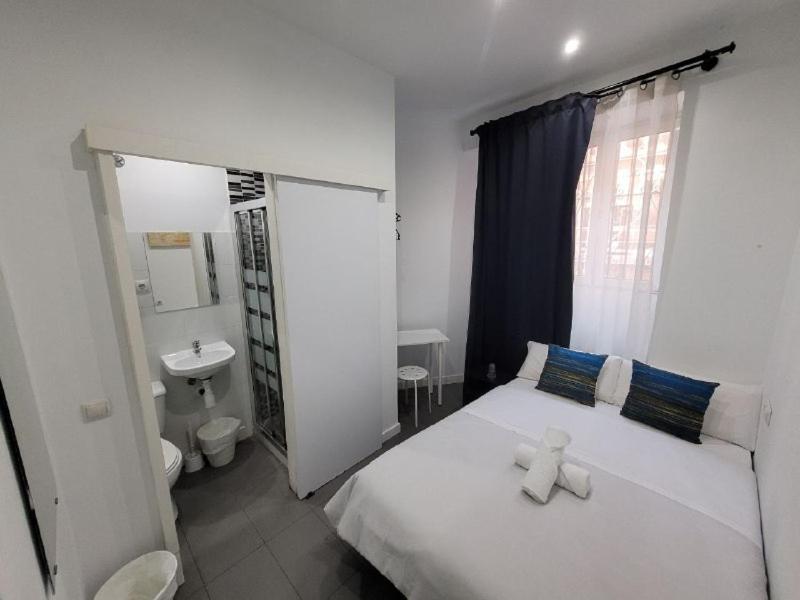 Ayz Frailes - Auto Check-In Property (Adults Only) Malaga Exterior photo