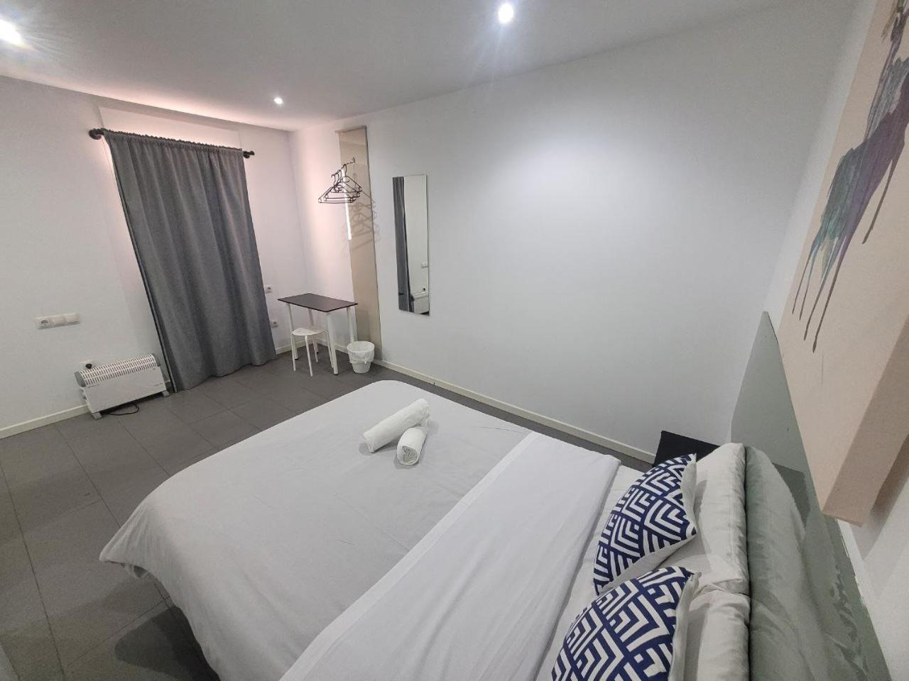 Ayz Frailes - Auto Check-In Property (Adults Only) Malaga Exterior photo
