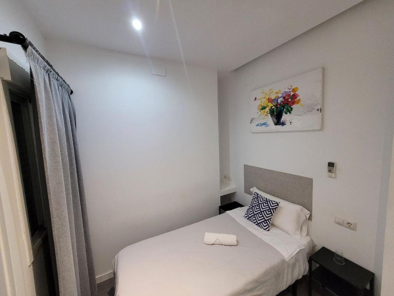 Ayz Frailes - Auto Check-In Property (Adults Only) Malaga Exterior photo