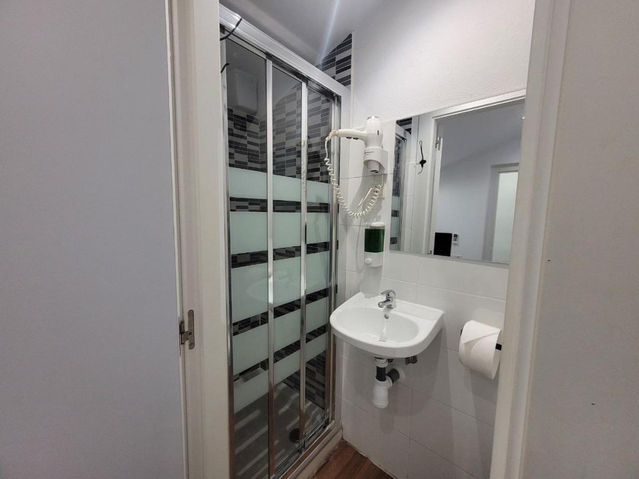 Ayz Frailes - Auto Check-In Property (Adults Only) Malaga Exterior photo